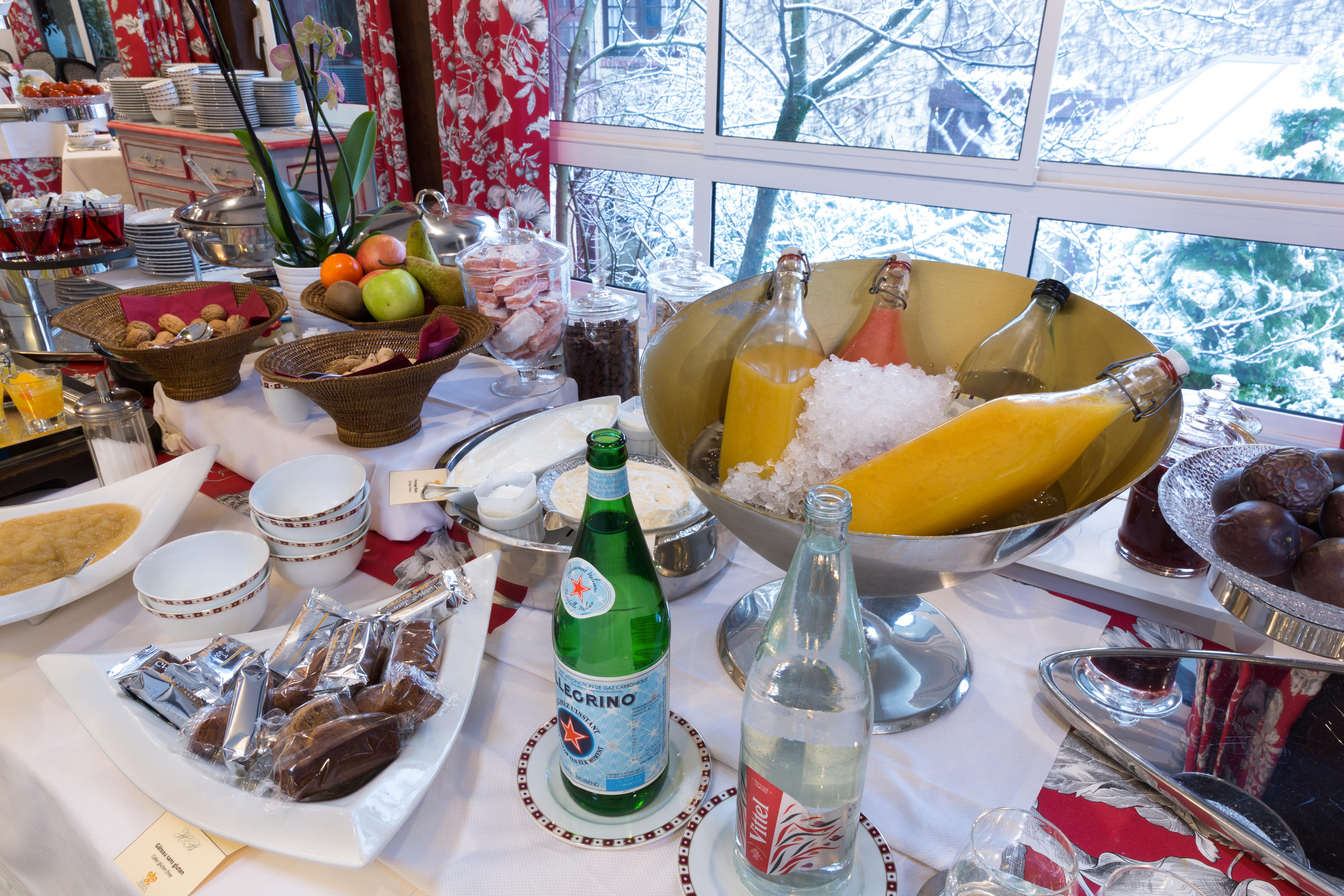 Hostellerie Briqueterie & Spa Champagne Vinay  ภายนอก รูปภาพ A selection of Korean soju