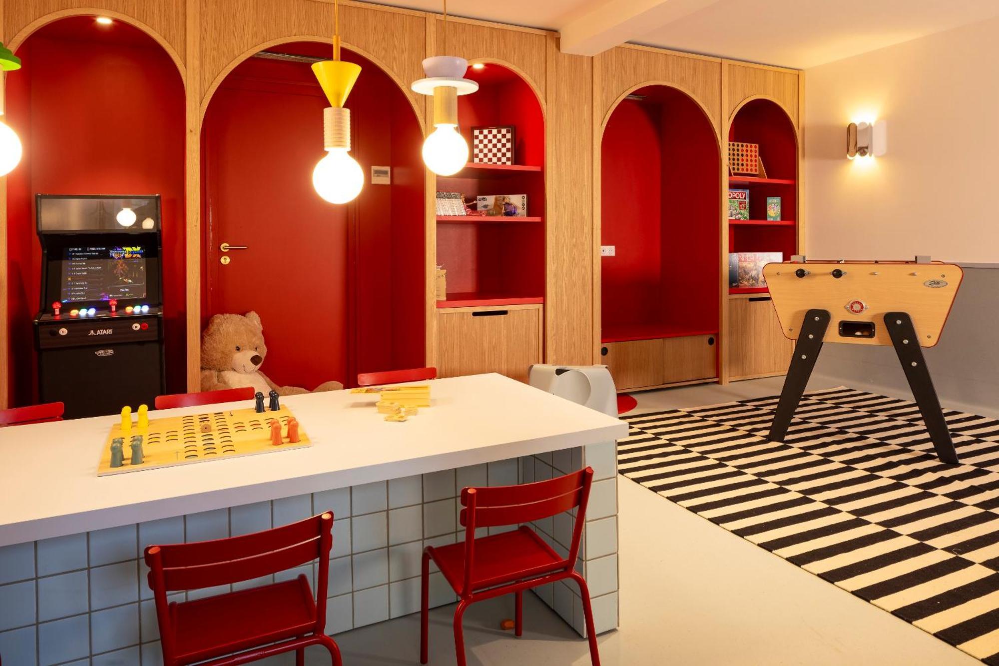 Hostellerie Briqueterie & Spa Champagne Vinay  ภายนอก รูปภาพ The interior of the Lego House